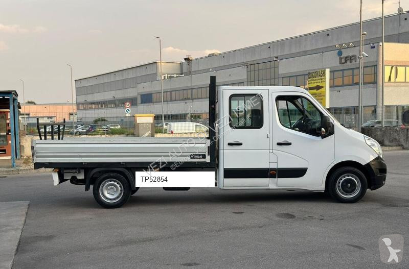 Renault master van