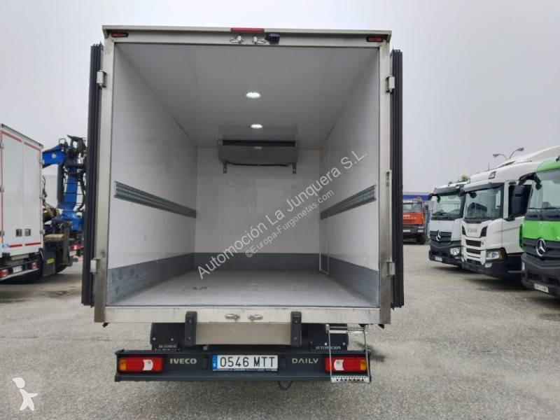 Iveco 35C16 van