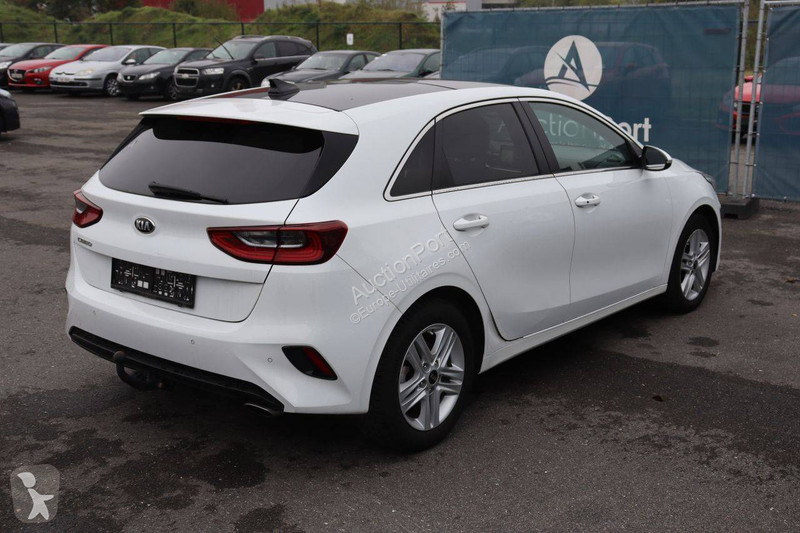KIA  cee'd van