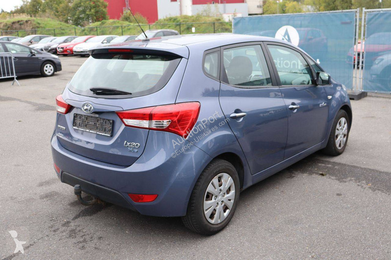 Hyundai ix20 van