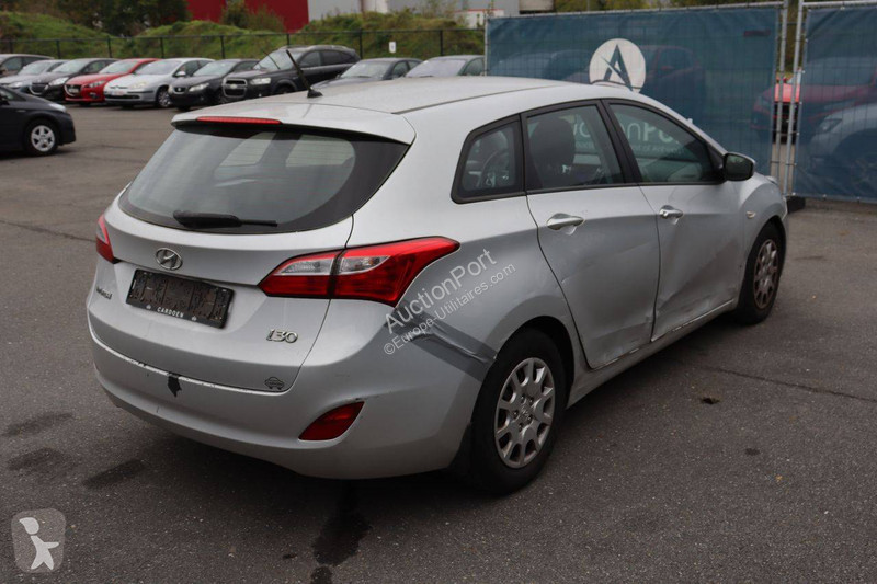 Hyundai i30 van