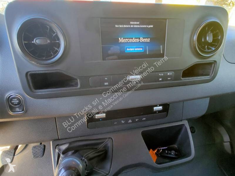 Mercedes 311 CDI van