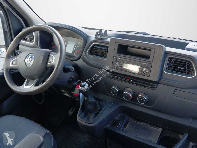 Renault III 35 RWD 2019 - master T35 traz.post....