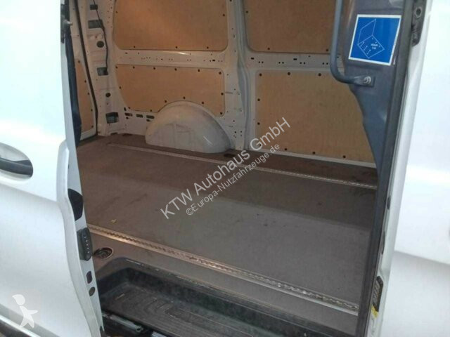 عربة نفعية Mercedes Vito116CDI KA...