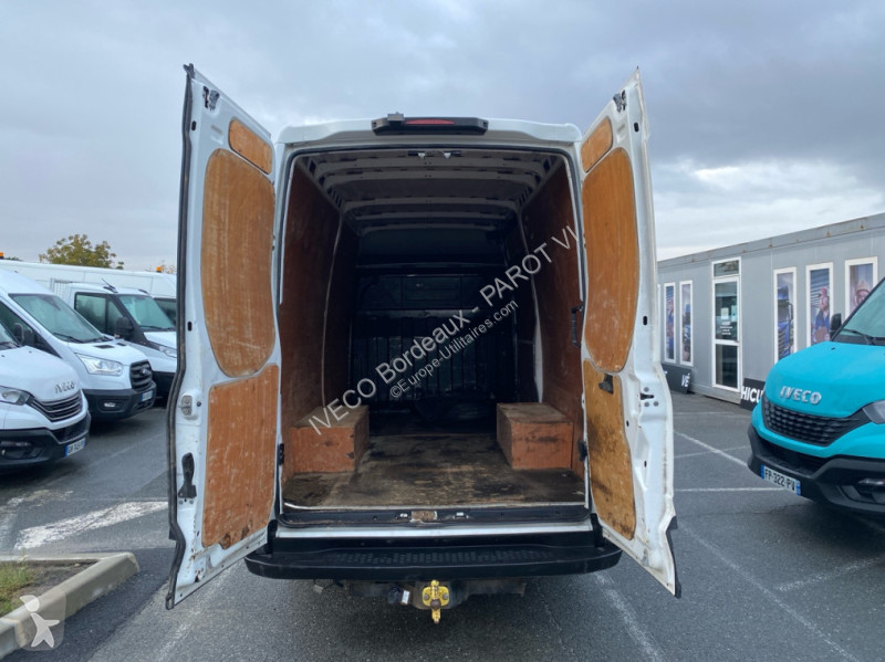 Véhicule utilitaire Iveco 35C16 V12 Tor