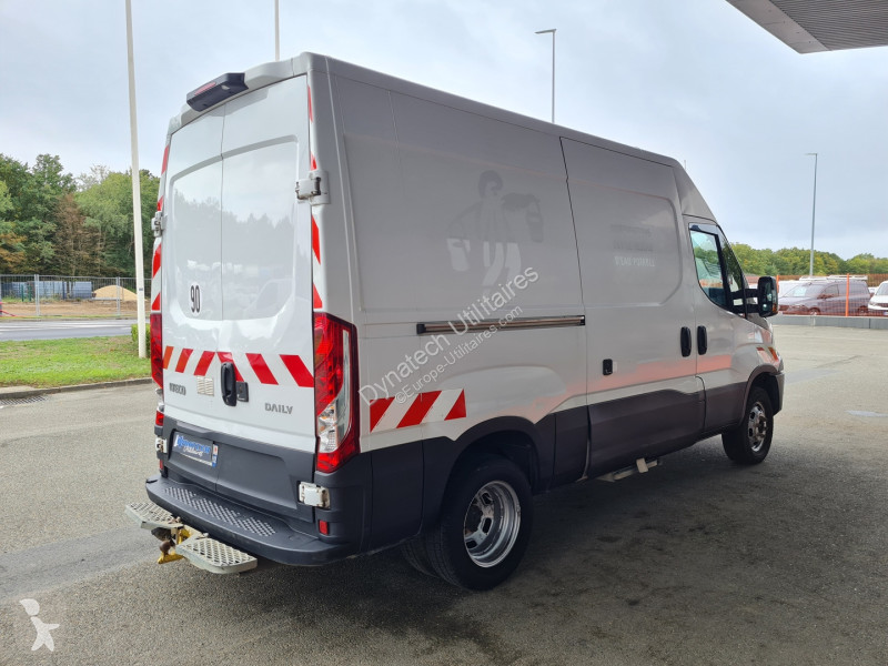 Iveco DAILY 35C FG 35C13V11 van