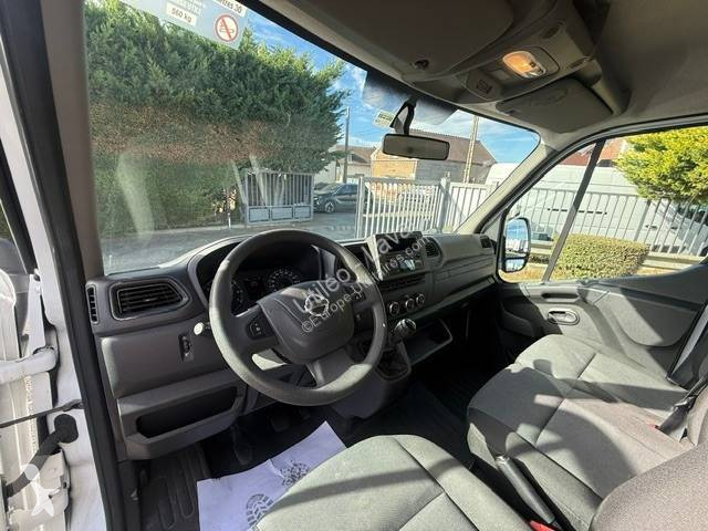 Nissan RJ L4H1 2.3 DCI 165CH ACENTA van