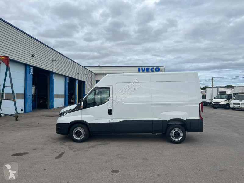 Iveco FOURGON 11M3 140CV CAMERA CARPLAY CLIM...