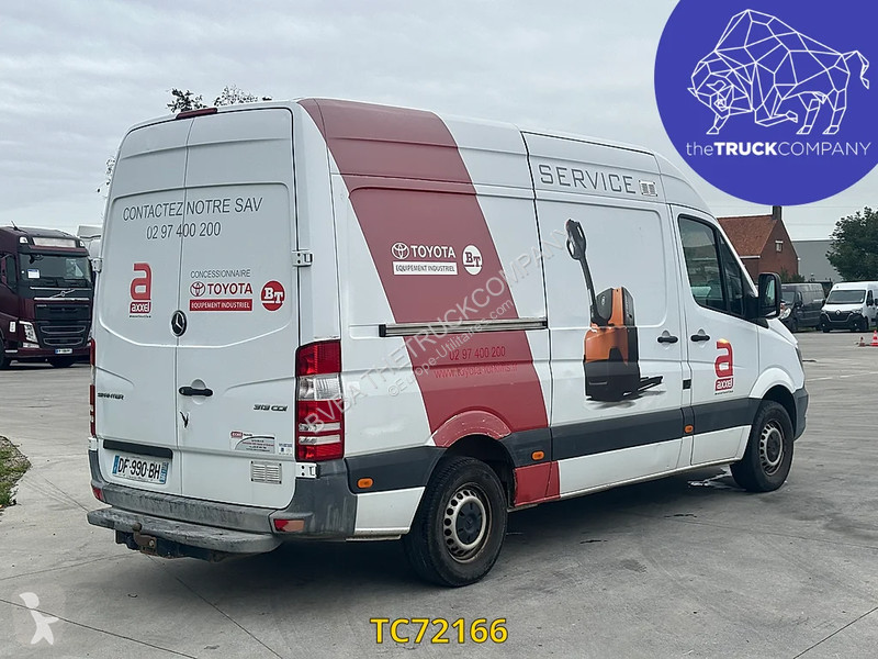 Mercedes 313 37s van