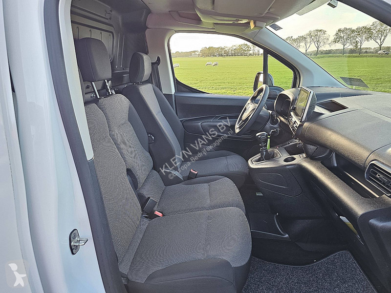 Furgoneta Opel 1.5 airco, navi, zijdeur, pdc