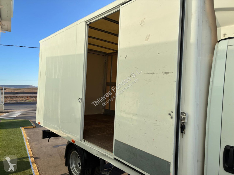 Furgoneta Iveco 35C16 H 3.0 con puertas traseras