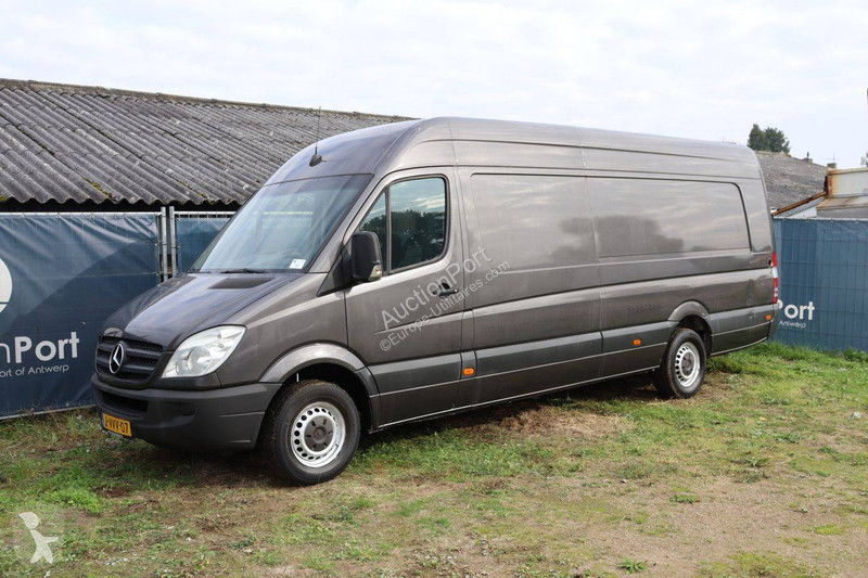 Véhicule utilitaire Mercedes