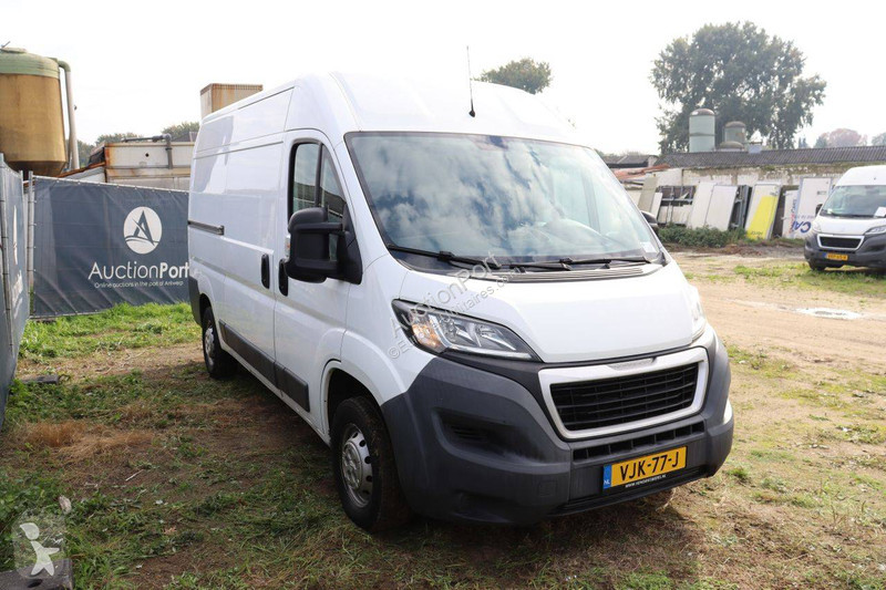 Véhicule utilitaire Peugeot