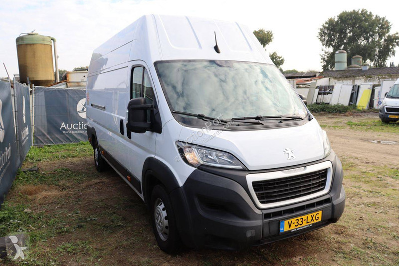 Véhicule utilitaire Peugeot