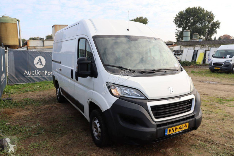 Véhicule utilitaire Peugeot