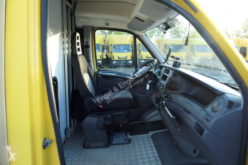 Véhicule utilitaire Iveco Daily 35 S11 C30C...