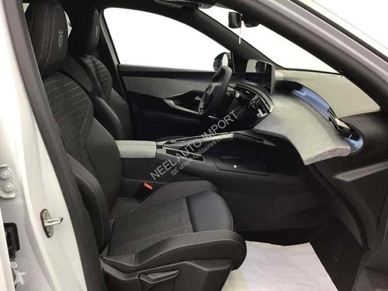 Véhicule utilitaire Peugeot III GT 1.2i Hybrid...