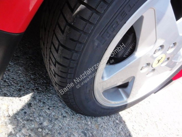 Autoutilitară Ferrari tb