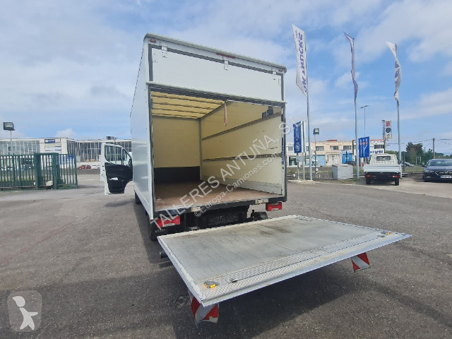 Autoutilitară Iveco
