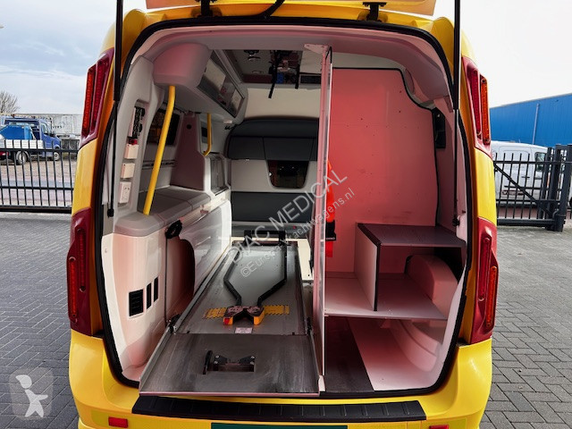 Véhicule utilitaire Volvo 2.3 Liter Diesel 4×2...