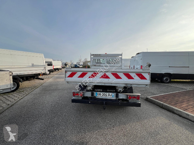 Véhicule utilitaire Iveco DAILY 35C14H p 3450...