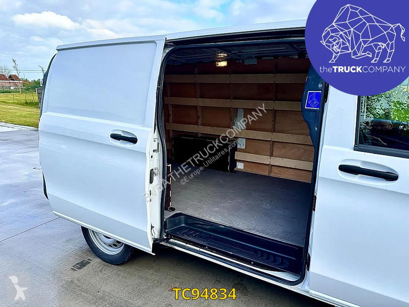 Véhicule utilitaire Mercedes 111 RANGE 150 KM e-
