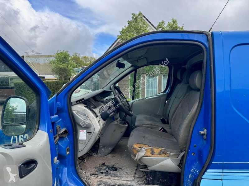 Véhicule utilitaire Renault 1200 L2 H1 1.9 DCI 82