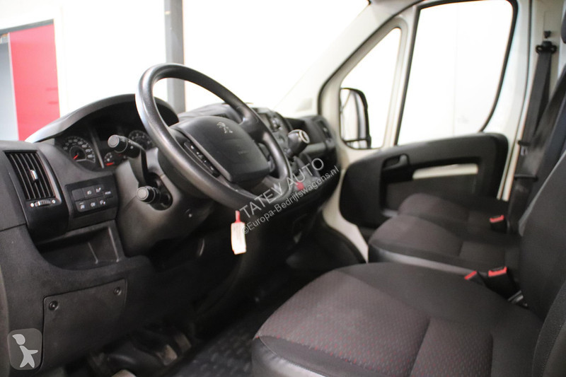 Véhicule utilitaire Peugeot 2.2 120PK L2H2...
