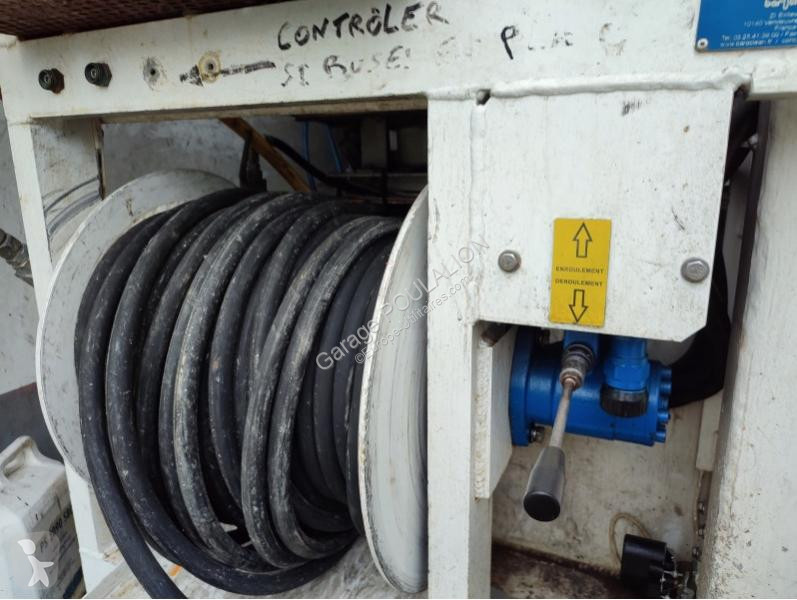 Véhicule utilitaire Iveco CAISSE POLYFOND...