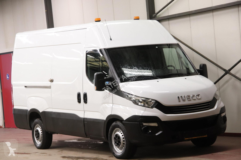 Autoutilitară Iveco 35S14V 2.3 352 L2H2 Iveco...