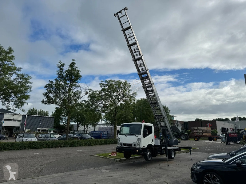 Véhicule utilitaire Nissan 35.13 EURO 6 + LIFT...