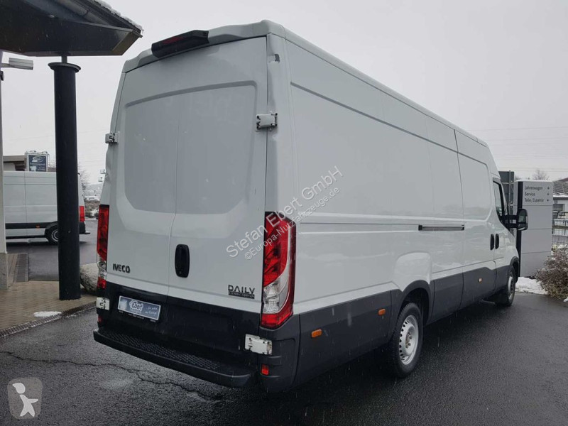 Veicolo commerciale Iveco 35 S16 A8 V...