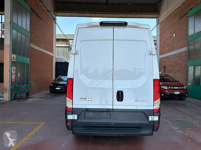 Veicolo commerciale Iveco  35S16