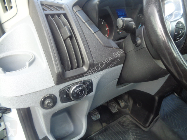 Véhicule utilitaire Ford TRANSIT
