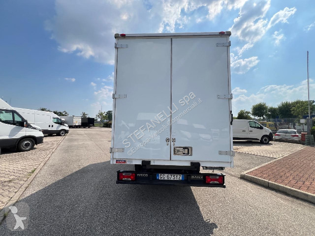 Veicolo commerciale Iveco DAILY 35C14H BOX p 3750