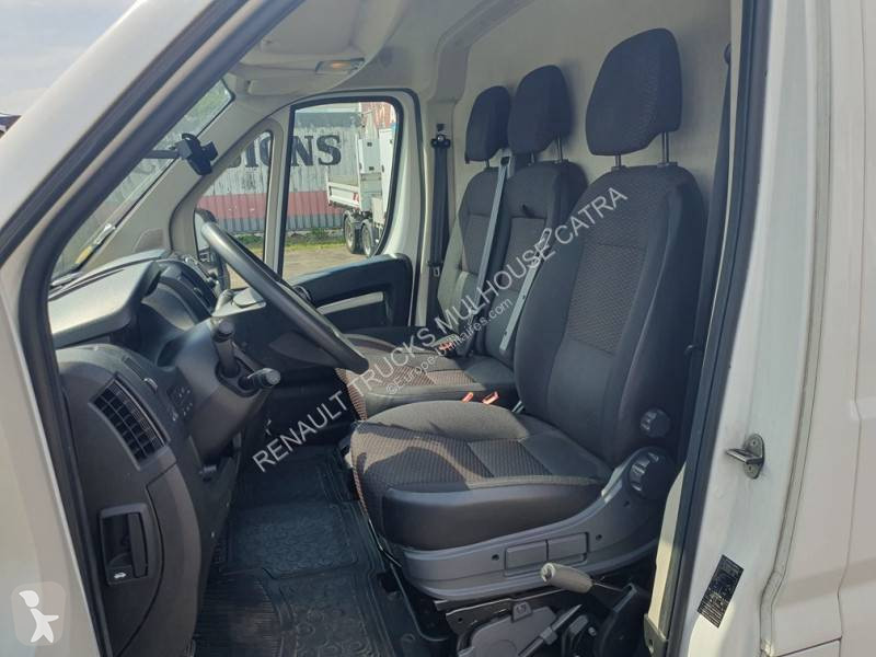 Véhicule utilitaire Peugeot