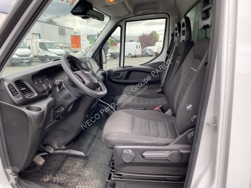 Veicolo commerciale Iveco 35C16 empattement 4100