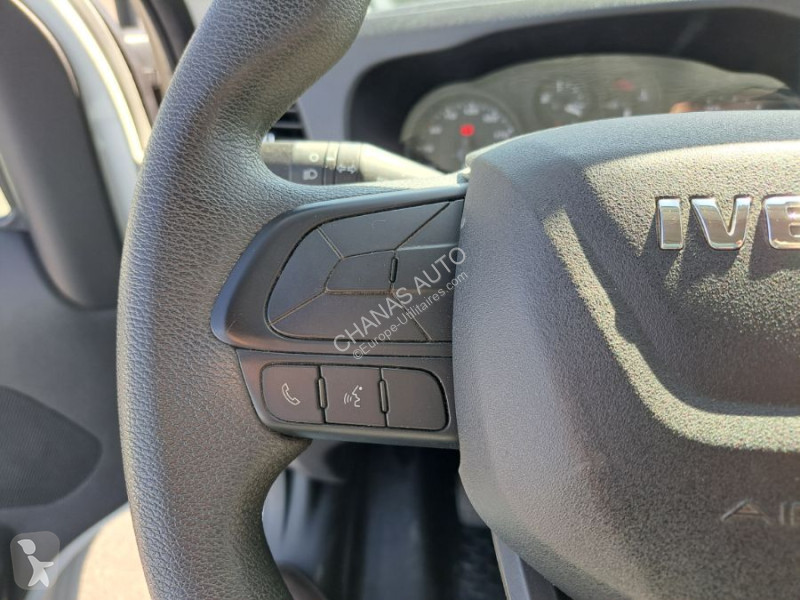 Veículo utilitário Iveco 35C16 160CV 3L HAYON...