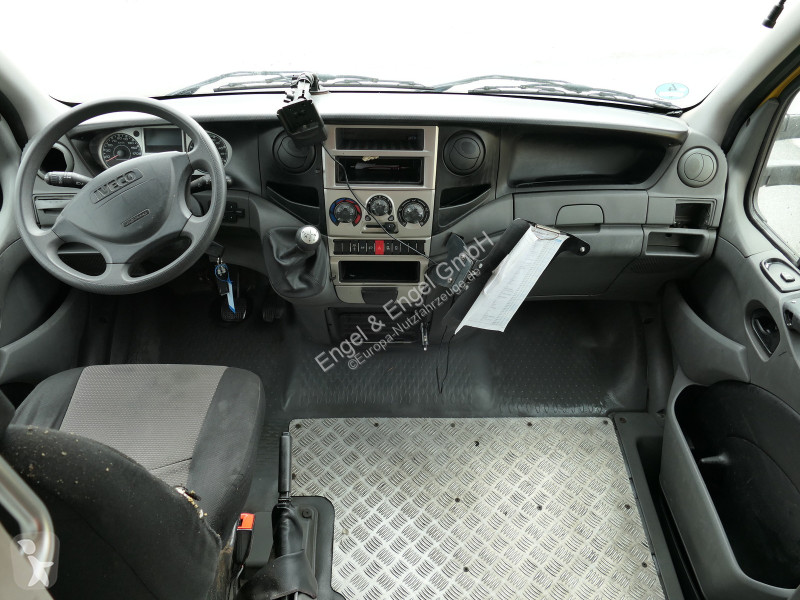 Veicolo commerciale Iveco Daily 35 S11 C30C...