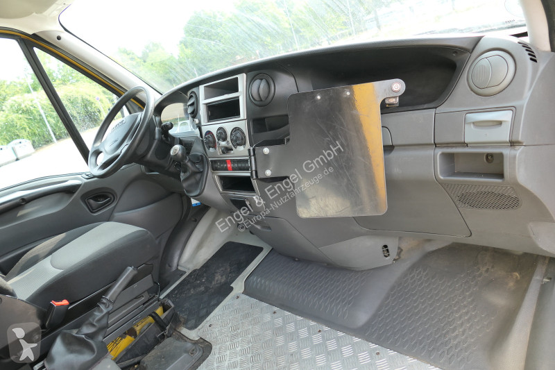 Veicolo commerciale Iveco Daily 35 S11 C30C...