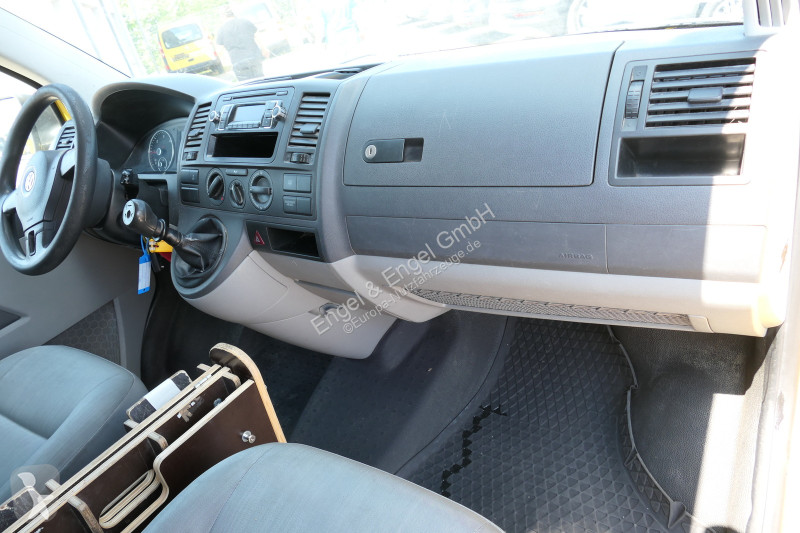 Autoutilitară Volkswagen T5 Transporter 2.0 TDI...
