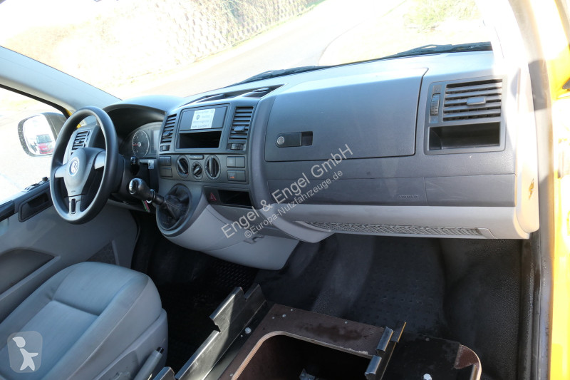 Véhicule utilitaire Volkswagen T5 Transporter...