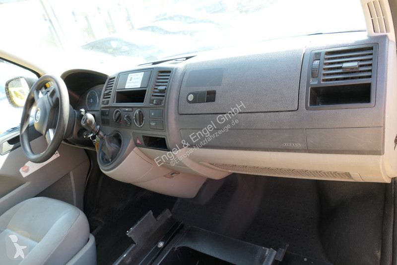 Autoutilitară Volkswagen T5 Transporter 2.0 TDI...