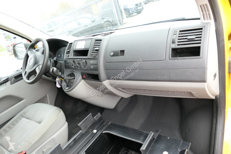 Véhicule utilitaire Volkswagen T5 Transporter...