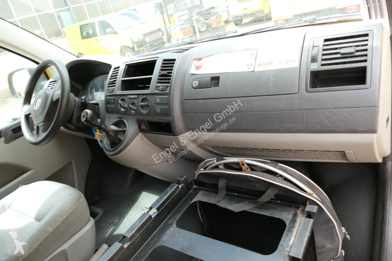 Véhicule utilitaire Volkswagen T5 Transporter...