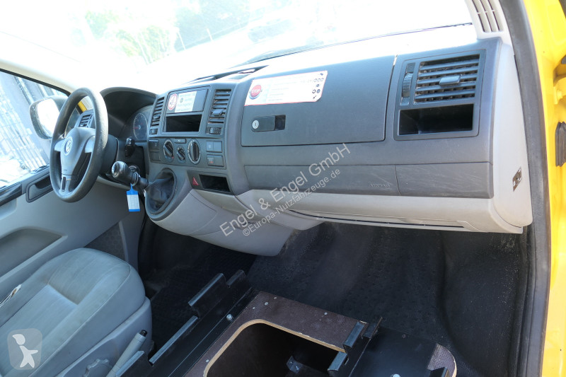 Véhicule utilitaire Volkswagen T5 Transporter...