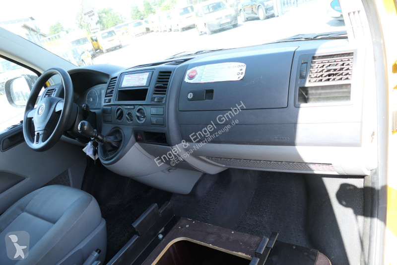 Véhicule utilitaire Volkswagen T5 Transporter...