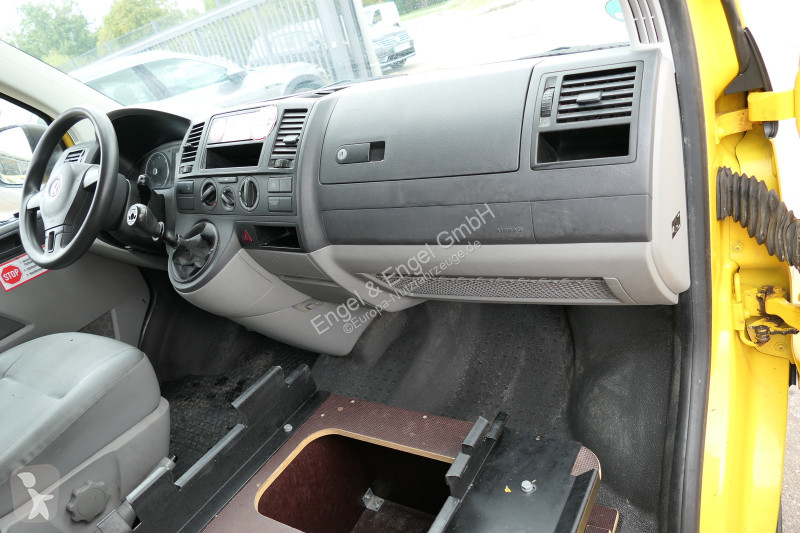 Véhicule utilitaire Volkswagen T5 Transporter...