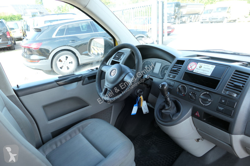 Véhicule utilitaire Volkswagen T5 Transporter...