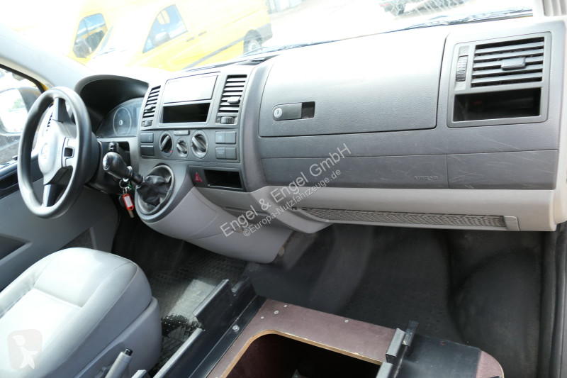 Véhicule utilitaire Volkswagen T5 Transporter...